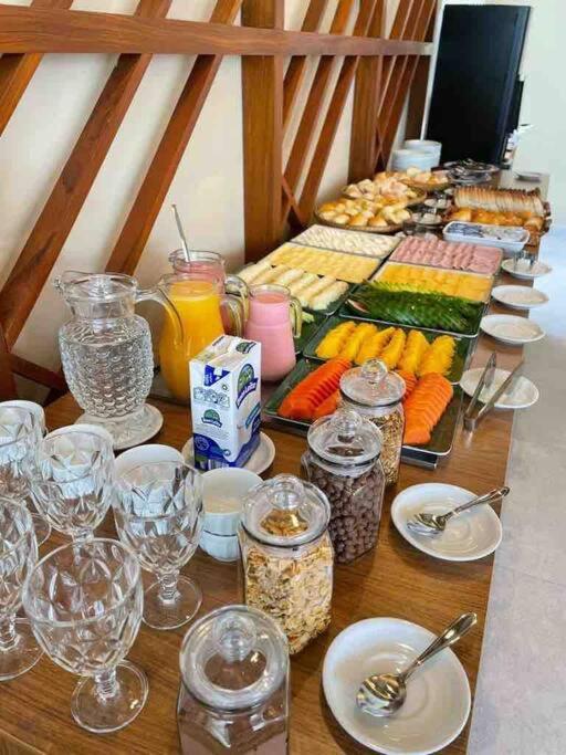 Flat Em Muro Alto Com Piscina, Ar-condicionado E Cozinha Equipada