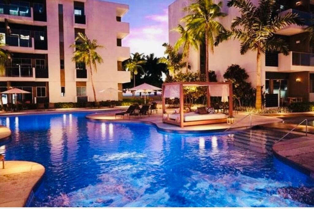 Flat Em Muro Alto Com Piscina, Ar-condicionado E Cozinha Equipada *
